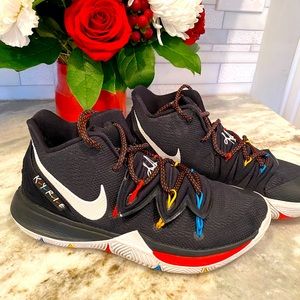 KYRIE Friends Nike